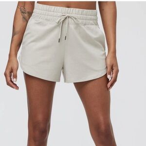 Vuori Halo Performance Shorts in light purple